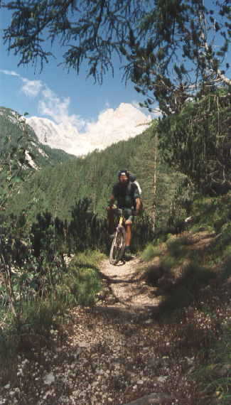 Downhill durchs Knappenfußtal, Hintergrund Hohe Gaisl